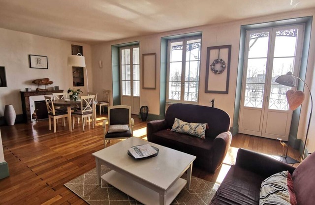 Gîte Appart "Les Oiseaux" with view of the Loire River