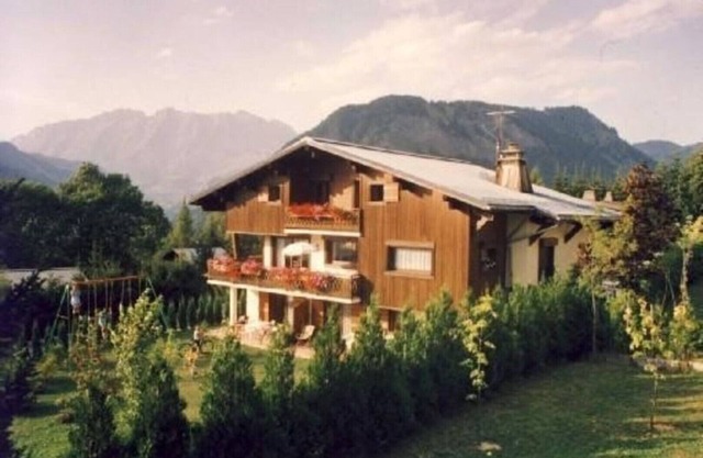 Gite de France classified * in chalet Savoyard, with view, AT THE FOOT OF THE TRACKS