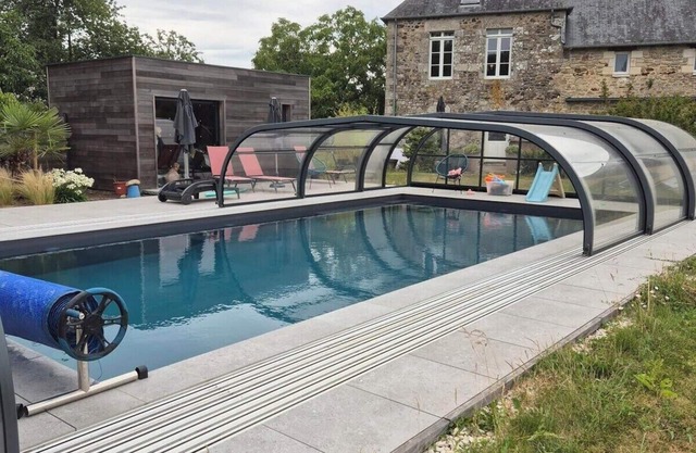 Gite de la Planchette with heated swimming pool