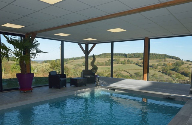 Gîte-Deluxe-Ensuite with Bath-Garden view