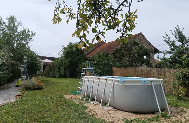 Gite Doubs Séjour Small Bresse village between lakes and meadows. In the quiet