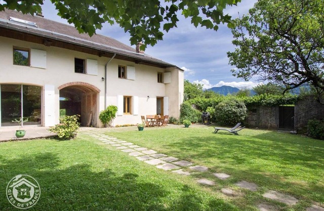 Gite Du Porche in Saint-Jean-de-la-Porte, charming 3-star gîte Gîte de France