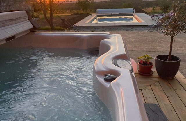 Gîte du Lynx, renovated farmhouse with a great view