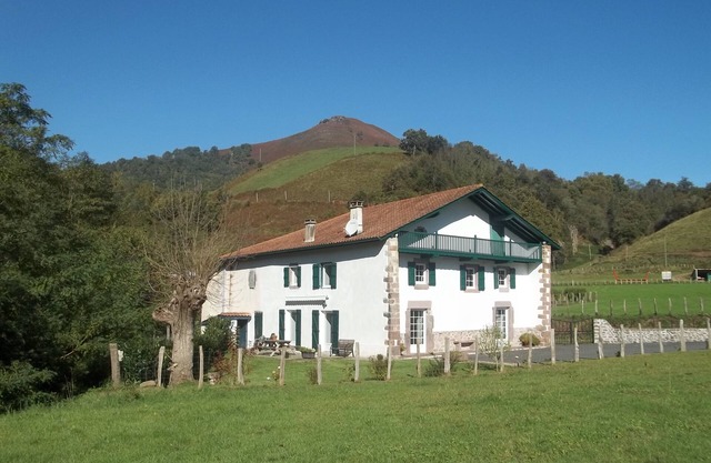Gite in the Basque Country: spacious vacation home close to mountains and beaches