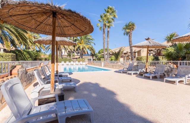 Gîte La Capelle for 7 People, with Pool