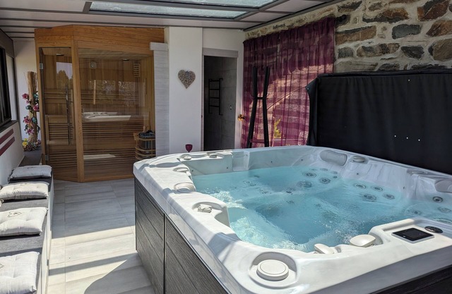 Gite la grange de Louis* 10 pers 5 bedrooms 5 bathrooms, SPA and SAUNA