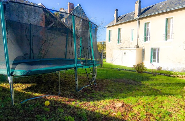 Gite Médicis Blois Huge Trampoline Loire Valley Chateaux,Golf,Bike,Fine Dine