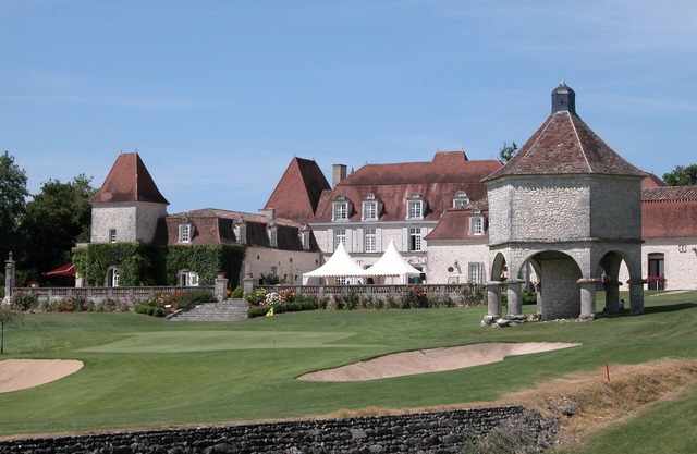 Gîte (max 4 people) with pool amongst the vineyards in the Entre deux Mers area