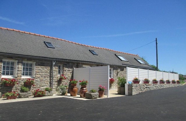 Gite menhir ground floor between land and sea
