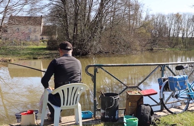 Gite on the Briare canal, ideal for walking, cycling and fishing.