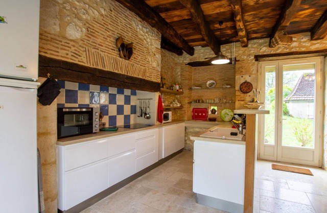 Gite Saint-Pierre-de-Chignac, 2 bedrooms, 6 persons