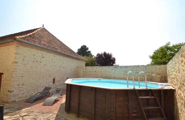 Gite Saint-Priest-d'Andelot, 3 bedrooms, 6 persons