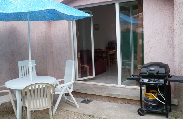 Gite T3 With courtyard Near Lac Salagou