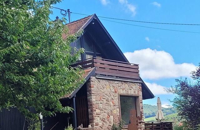 GITE THE LITTLE BREIT CHARMING HOUSE WITH ITS ECRIN OF GREENERY