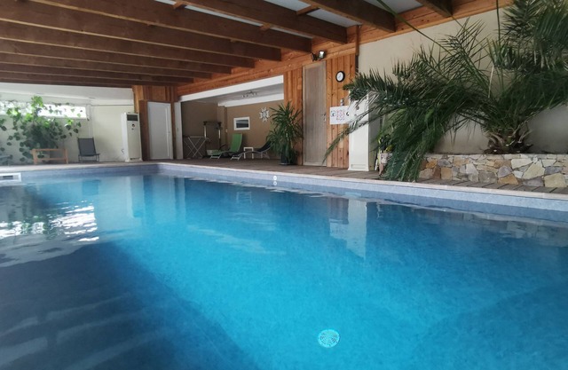 Gîte with private swimming pool heated to 30°C all year round, 15 min from Alsace