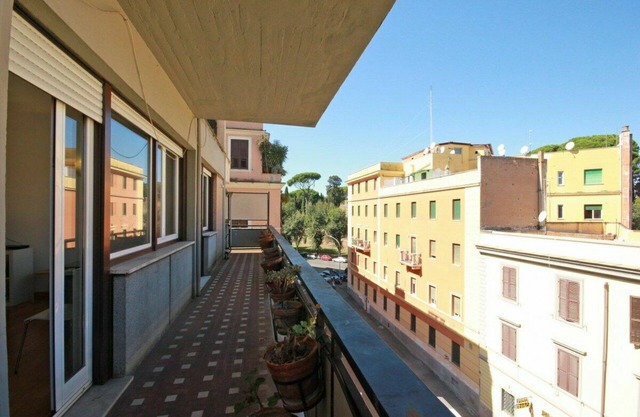 Giulietti 2250, Bright 3BR With Balcony By Halldis