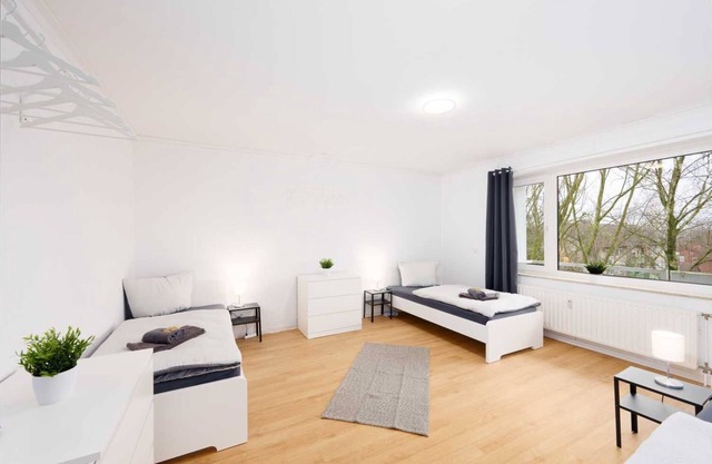 Gla03 - Schönes Apartment mit Balkon in Gladbeck, 80 qm, 3 Zimmer, Max. 6 Personen