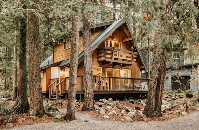 Glacier Springs Cabin #27 - A private 2-story cabin! pet-friendly