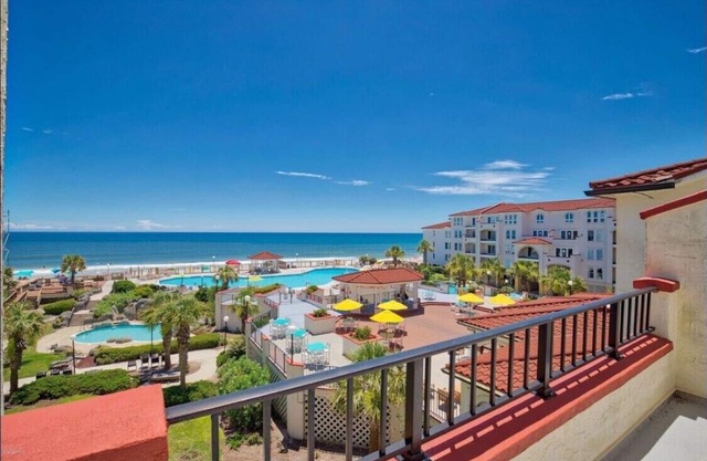 Glamorous 2 Story Beachfront Condo on Topsail Island