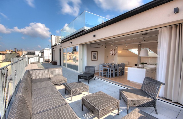 Glamour Excellent G 5-Bedrooms, 5-Bathrooms, Panorama Terrace (Prague Old Town)