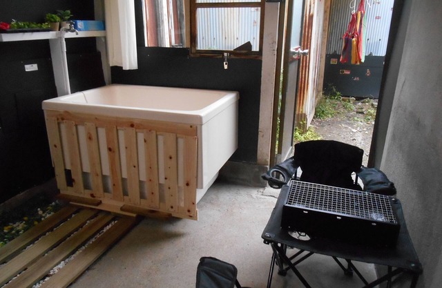Glamping House with a large garden, 5 minute walk from the station, directly connected to Osaka station and close to everywhere.