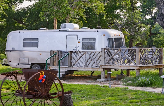 Glamping in Spicewood TX Hill Country ~ The Avion