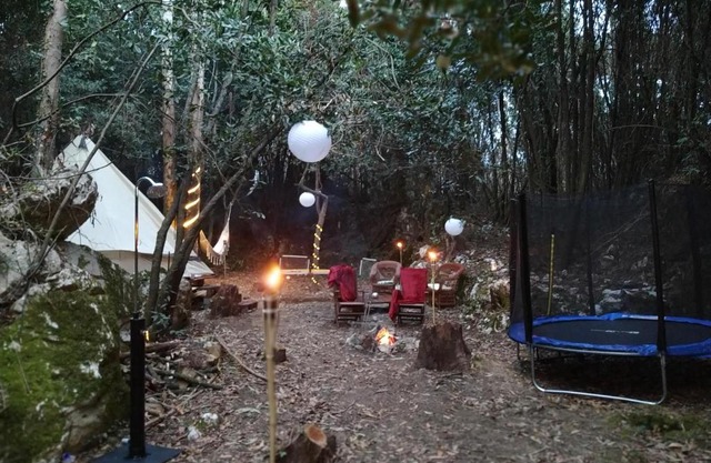 Glamping Inauguración Experiencia Tienda con Espacio Juegos