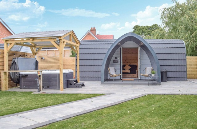 Glamping Pod 2 - UK49950