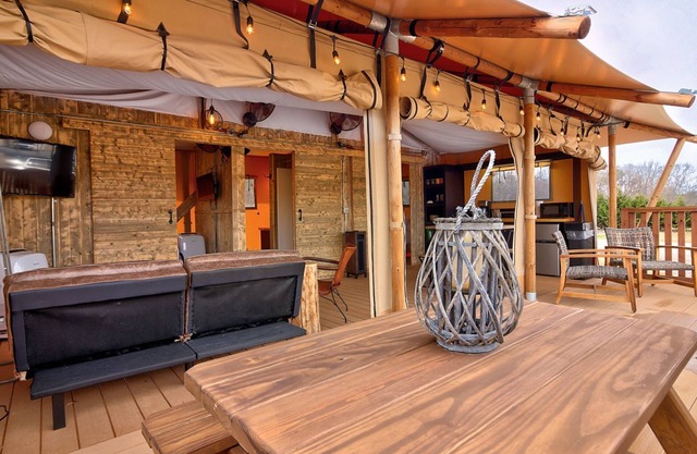 Glamping Tent: Sleeps 4, Free Dollywood Tkt & More-Outdoor Pool-Lazy River