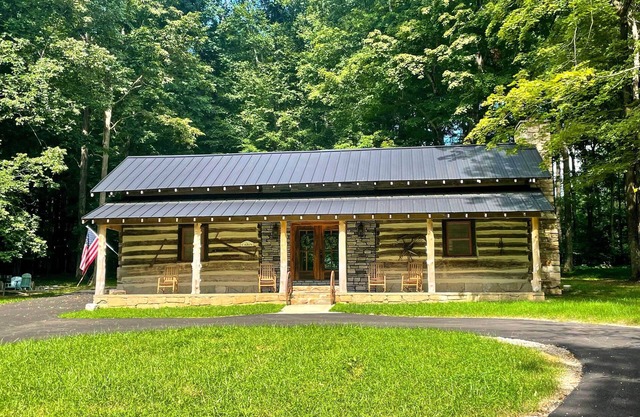Glasgow Getaway w/Patio, Fireplace & Grill!