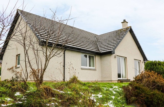 GLAVEN, family friendly, with open fire in Bonar Bridge