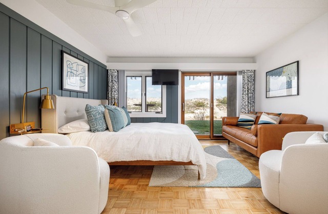 Glen Arbor Riverfront Retreat: Steps to Beach!