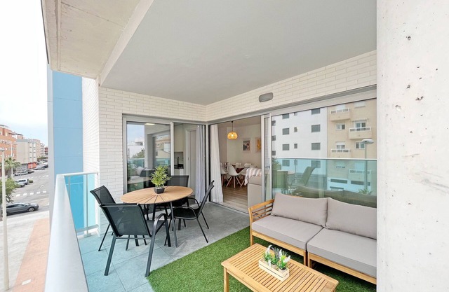 Global Properties: Modern apartment 3 minutes from the beach