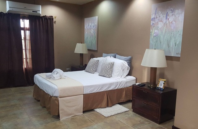 GM Suites Bed & Breakfast n"Experience Comfort At It's Best"