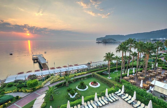 Golden Lotus Hotel