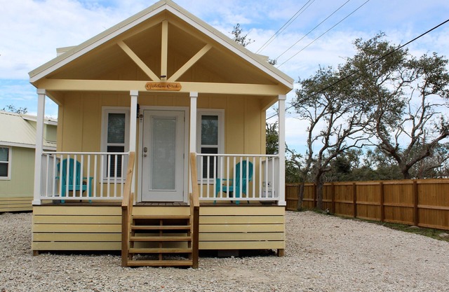Golden Oak -Beautiful New Cottages - Perfect Getaway for Couples