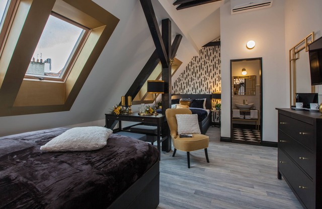 Golden Prague Rooms