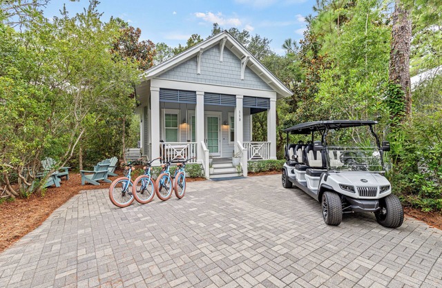 Golf Cart ~ Two Community Pools ~ Close to Seaside ~ Fully Stocked Kitchen