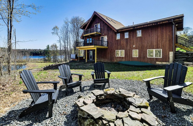 Golf, Fish & Ski: Retreat w/Game Room in Thompson