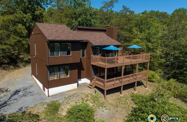 Golf-lover's Mountain Chalet (#150B) - Double-level deck with front-row golf course view!