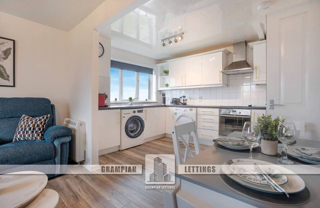 Golf Road Apartment | Grampian Lettings