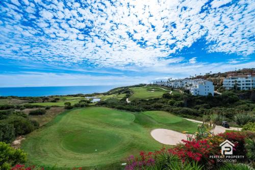 Golfer's paradise - 2BR with garage and pool