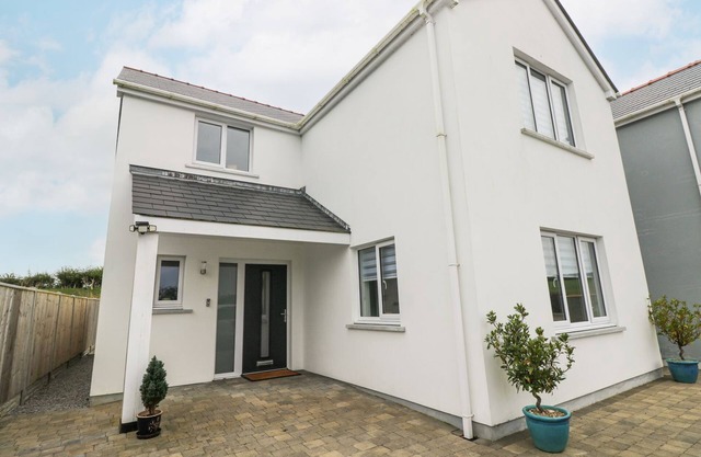 GOLYGFA HAFAN, pet friendly, country holiday cottage in Little Haven