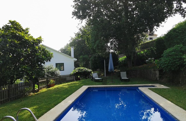 Gondomar House with garden and pool near the beach and mountains