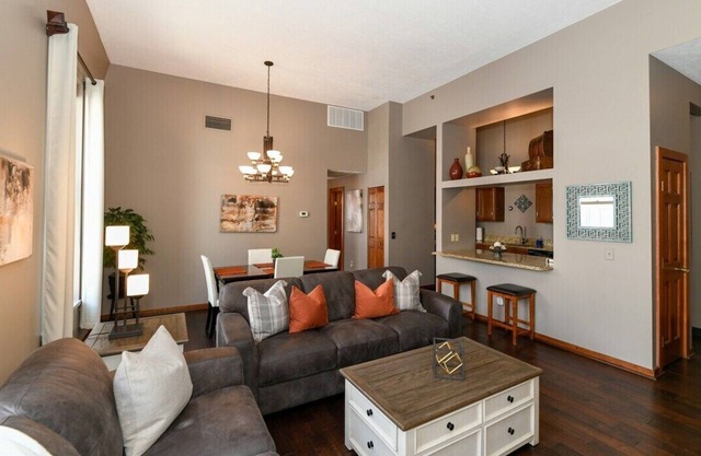 Good Food Good Life|2BR Condo| Center of Cleveland