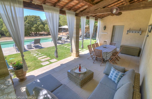 Gorgeous property in a calm village with plenty of space & heated pool