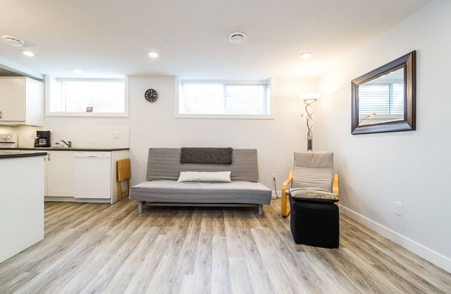 Gorgeous 2 bed suite centrally located in Edmonton