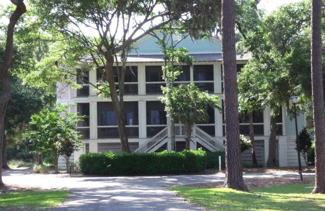 Gorgeous 2 Bedroom, 2 Bath Villa - Just Steps To The Beach