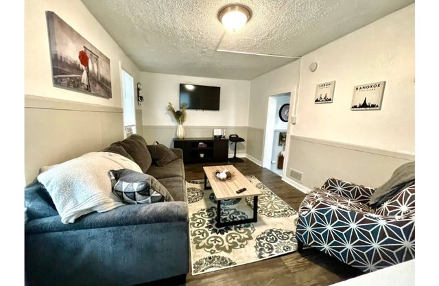 Gorgeous 2 bedroom in little Bohemian Omaha