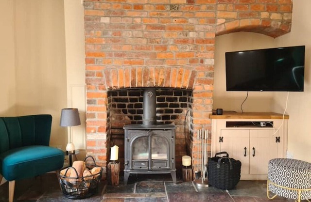 Gorgeous 2 bedroom Kintbury cottage with garden